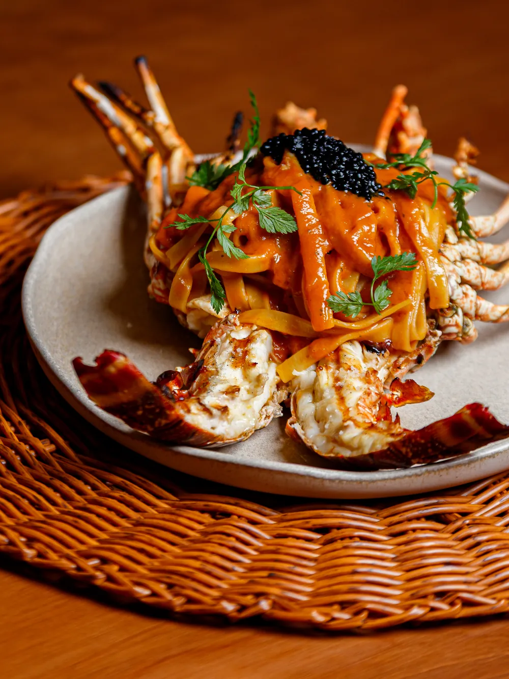 Pasta Aragosta, com lagosta grelhada e caviar de mujol